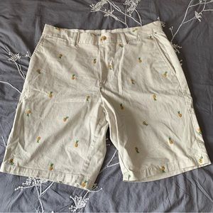Men’s Old Navy Beige Pineapple Ultimate Slim Shorts Sz 32